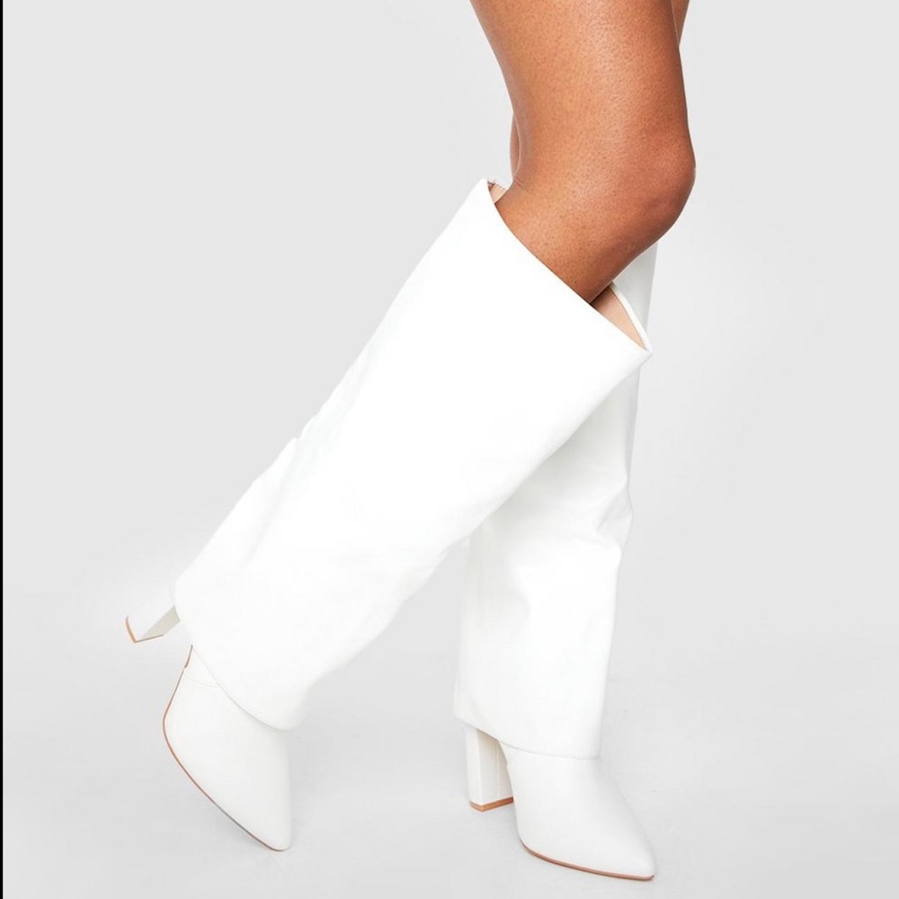 Boohoo white knee-high wide-width fold over leather boots | size 9